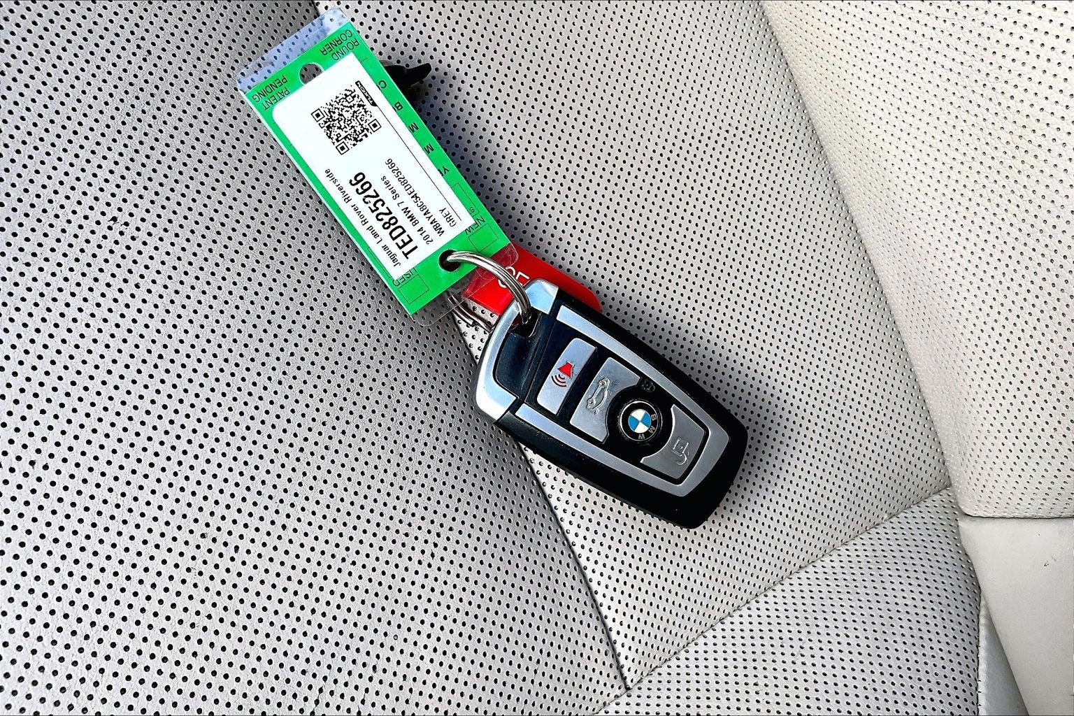 Used 2014 BMW 750i RWD image 11