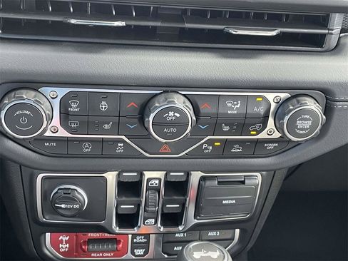 New 2025 Jeep Wrangler Unlimited Rubicon image 21