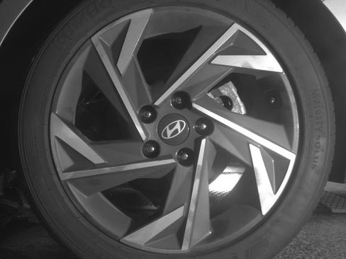Used 2024 Hyundai Elantra SEL w/ Convenience Package FWD image 11