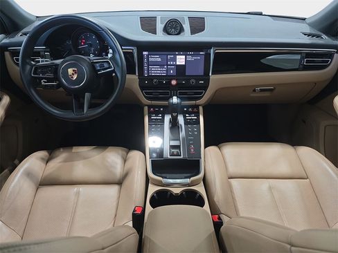 Used 2022 Porsche Macan image 10