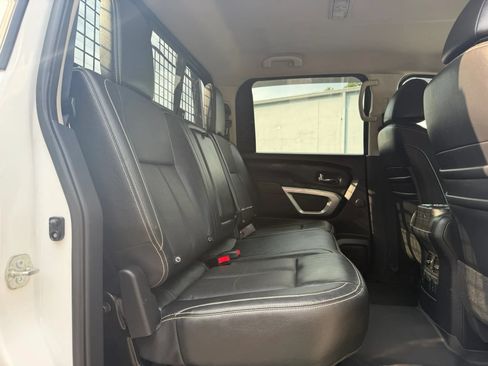 Used 2017 Nissan Titan PRO-4X w/ Pro-4x Convenience Package AWD/4WD image 13