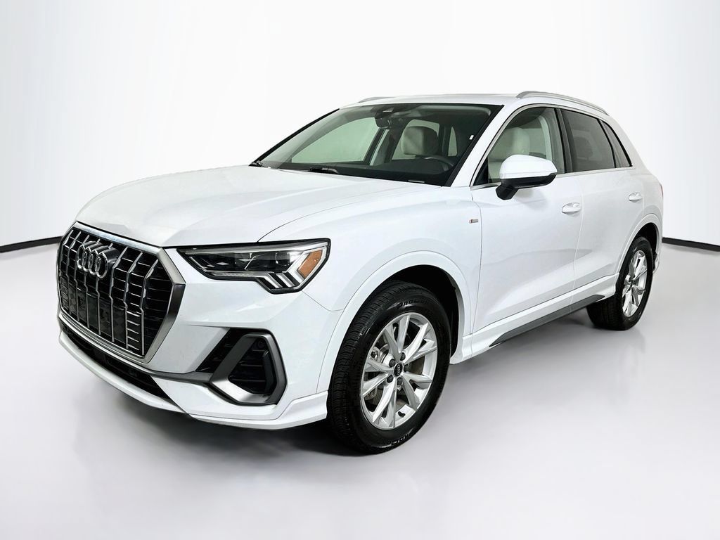 Used 2022 Audi Q3 2.0T Premium Plus w/ Premium Plus Package AWD/4WD image 1