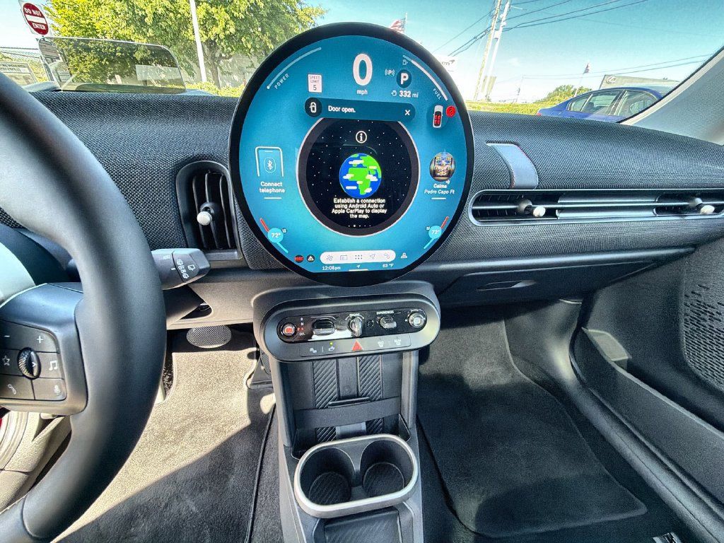 Used 2025 MINI Cooper 2-Door Hardtop FWD image 24