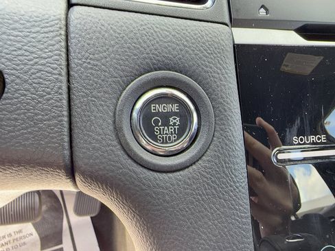 Used 2014 Ford Taurus Limited w/ Equipment Group 301A FWD image 23
