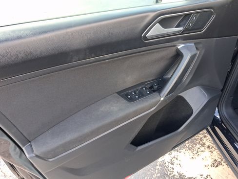 Used 2018 Volkswagen Tiguan S FWD image 11