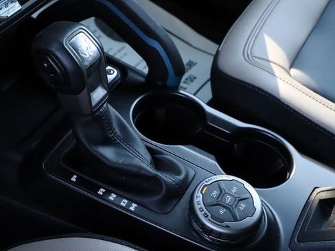 Used 2023 Ford Bronco Wildtrak image 31