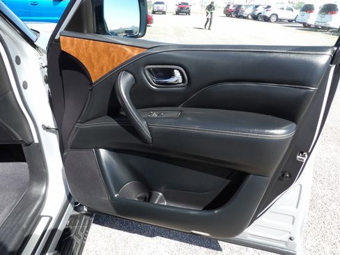 Used 2019 INFINITI QX80 Luxe AWD/4WD image 18