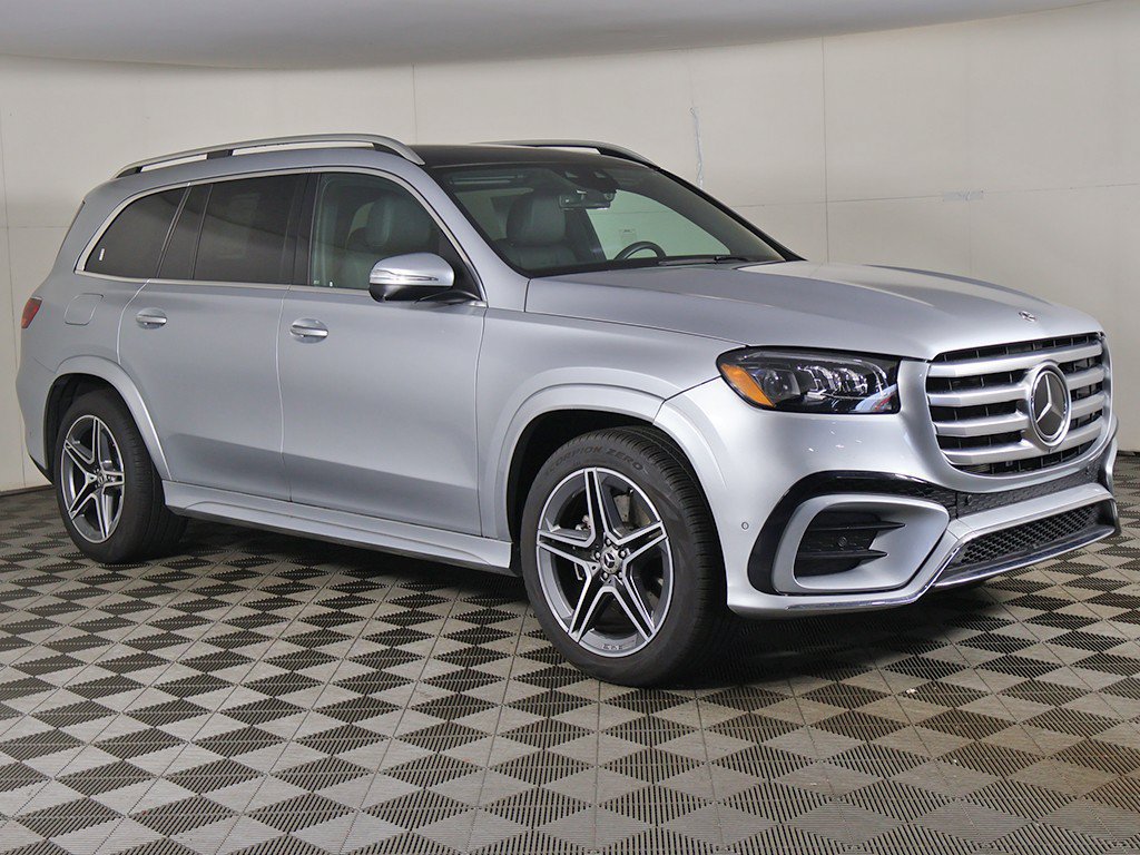 Used 2025 Mercedes-Benz GLS 450 4MATIC w/ AMG Line Exterior image 3