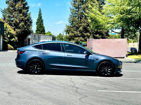 Used 2022 Tesla Model 3 Long Range AWD/4WD image 2