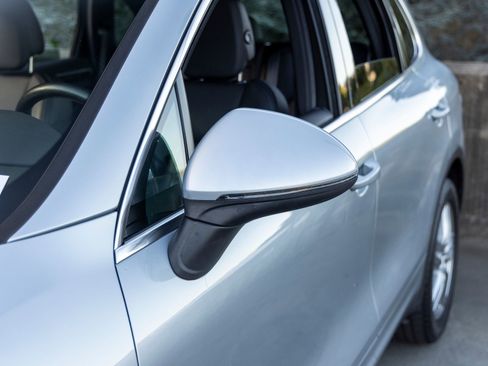 Used 2016 Porsche Cayenne image 17