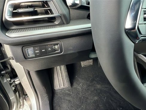 New 2026 Chevrolet Traverse LT w/ Driver Confidence Package image 20