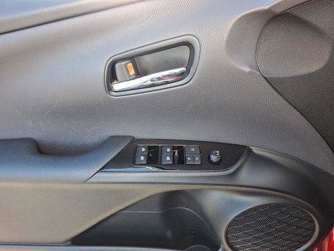 Used 2018 Toyota Prius Prime Advanced image 12