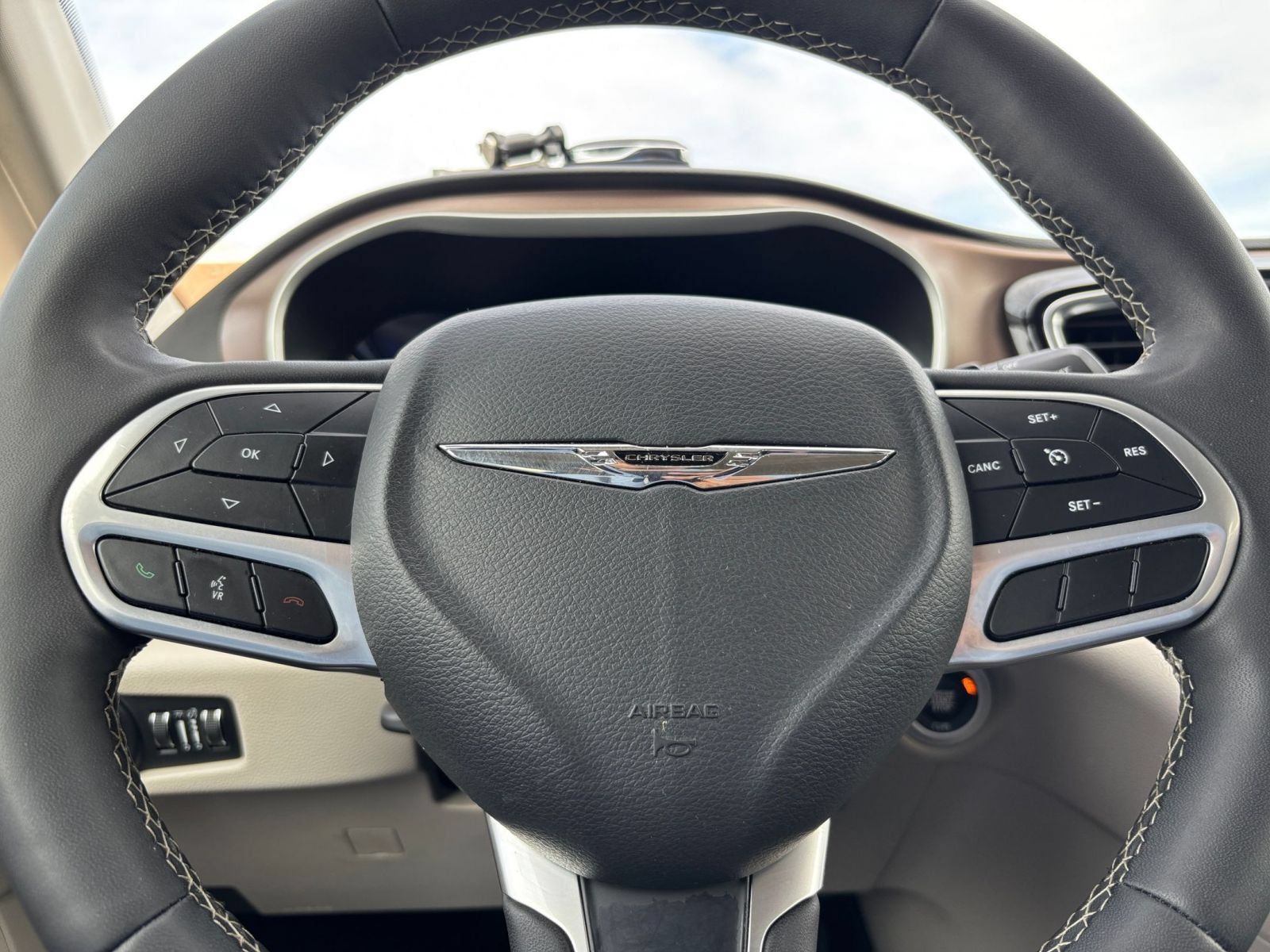 Used 2024 Chrysler Voyager LX FWD image 26
