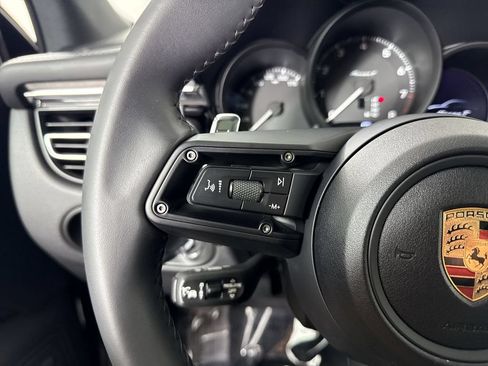 Certified 2025 Porsche Macan Turbo AWD/4WD image 37