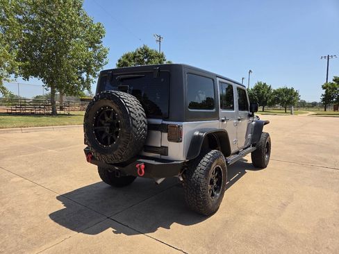 Used 2015 Jeep Wrangler Unlimited Sport w/ Connectivity Group AWD/4WD image 28