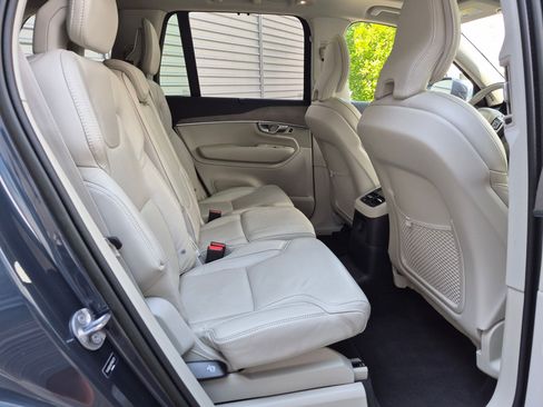 Used 2023 Volvo XC90 T8 Ultimate AWD/4WD image 28