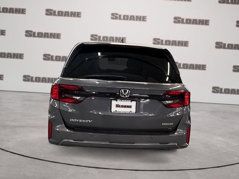 Certified 2025 Honda Odyssey Touring image 4