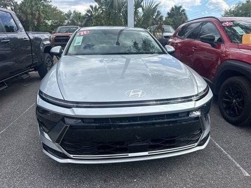 Used 2025 Hyundai Sonata SEL FWD image 11
