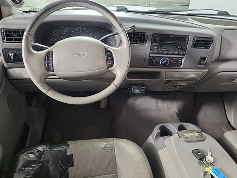 Used 2001 Ford F350 XL image 2