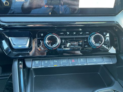 New 2026 GMC Sierra 2500 AT4 w/ Technology Package image 15