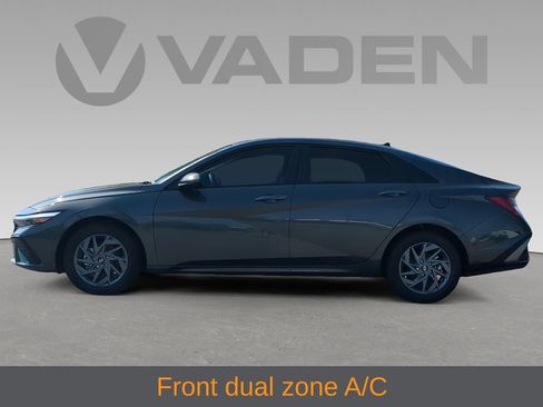 Used 2024 Hyundai Elantra Blue FWD image 7
