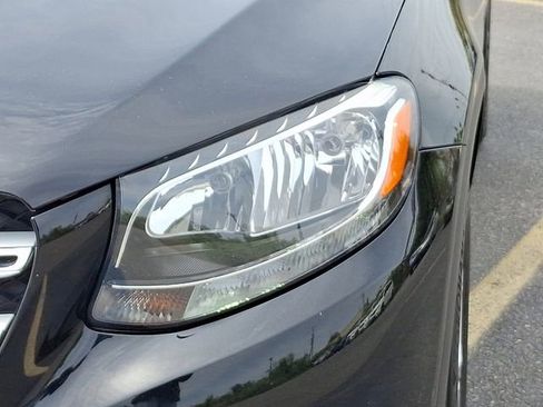 Used 2018 Mercedes-Benz GLC 300 4MATIC image 9