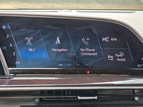 Used 2022 Cadillac Escalade Premium Luxury Platinum w/ Heavy-Duty Trailer Package image 22