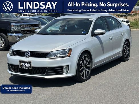 Used 2013 Volkswagen Jetta GLI FWD image 4