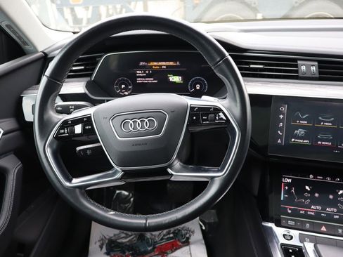 Used 2021 Audi e-tron Premium w/ Towing Package AWD/4WD image 12