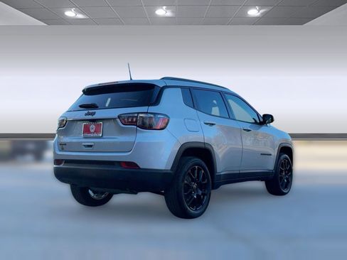 New 2026 Jeep Compass Latitude image 9