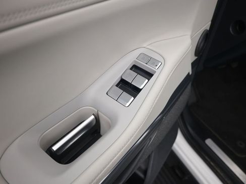 Used 2025 Lincoln Navigator Reserve AWD/4WD image 18