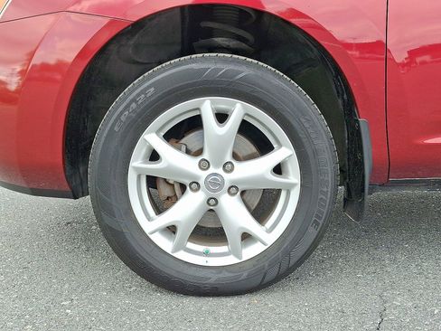 Used 2017 Nissan Rogue SV w/ Sun & Sound Touring Package AWD/4WD image 9