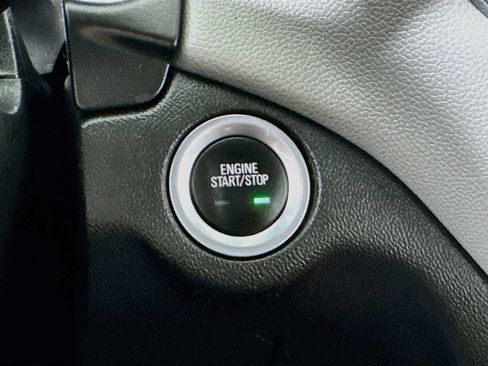 Used 2019 Chevrolet Equinox LS AWD/4WD image 28