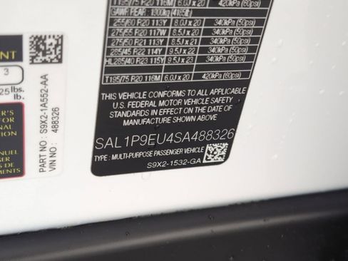 Used 2025 Land Rover Range Rover Sport SE image 18