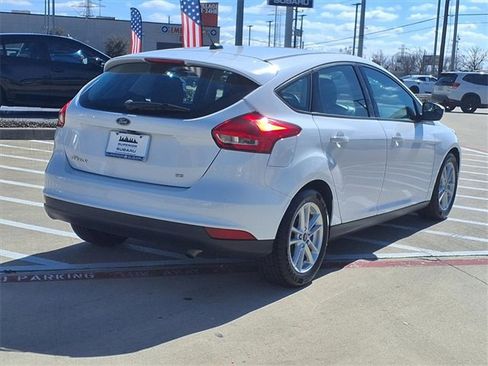 Used 2017 Ford Focus SE image 4