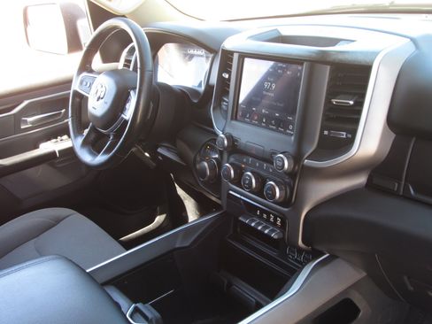 Used 2020 RAM 1500 Big Horn AWD/4WD image 9