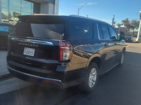 Used 2024 Chevrolet Suburban LT image 3