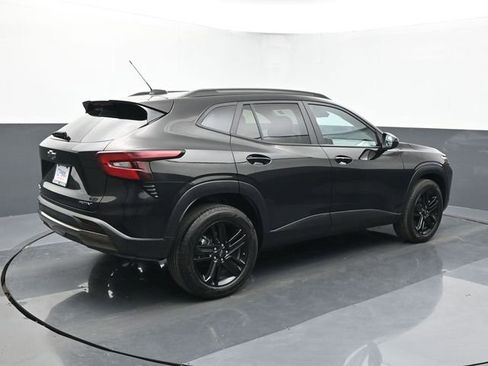 Used 2024 Chevrolet Trax ACTIV w/ Driver Confidence Package image 5