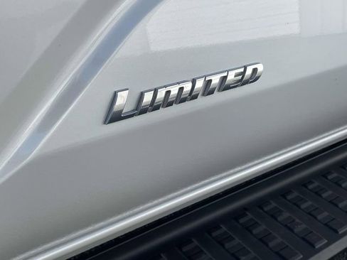 Used 2025 Toyota 4Runner Limited AWD/4WD image 4