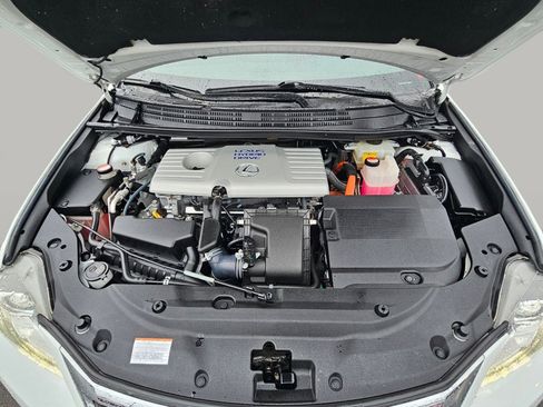 Used 2016 Lexus CT 200h w/ Navigation Package image 18