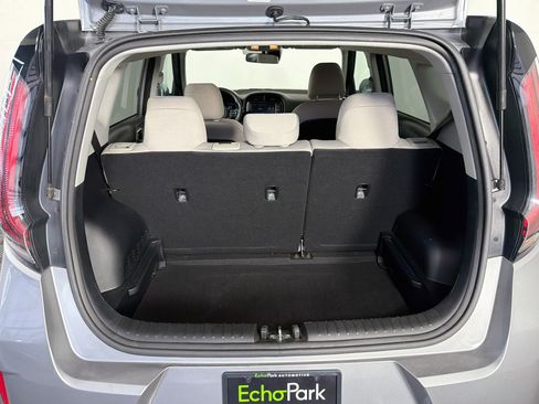 Used 2025 Kia Soul LX w/ LX Technology Package FWD image 28