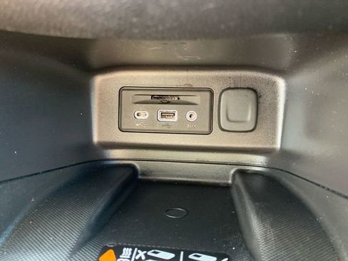 Used 2024 Chevrolet Equinox Premier image 29