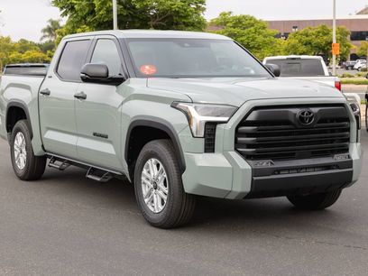 New 2026 Toyota Tundra SR5 w/ SR5 Convenience Package