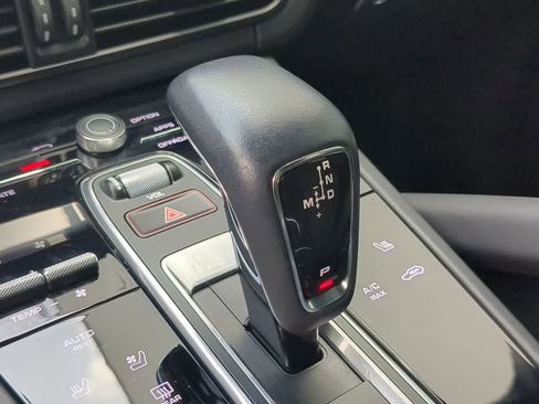 Used 2023 Porsche Cayenne Turbo AWD/4WD image 33