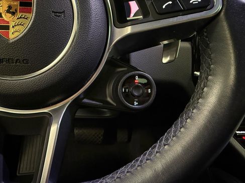 Used 2020 Porsche Cayenne image 15