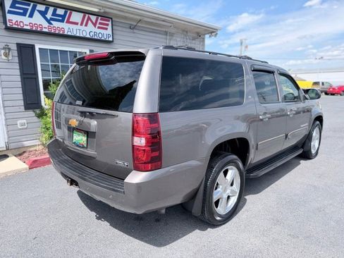 Used 2013 Chevrolet Suburban LT image 3
