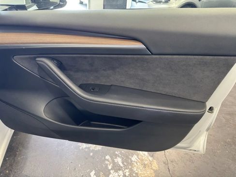 Used 2023 Tesla Model 3 Standard Range RWD image 7