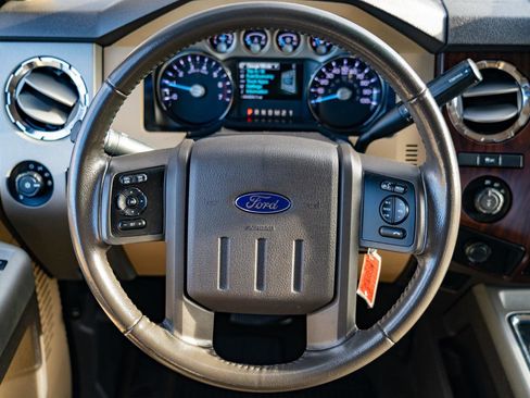 Used 2014 Ford F250 Lariat w/ Lariat Interior Package image 14