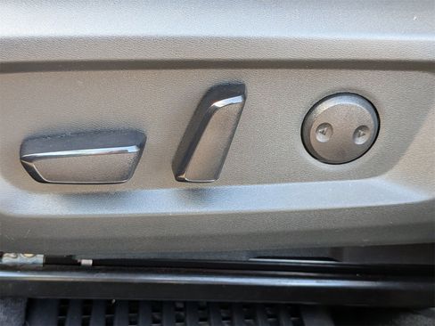 Used 2023 Nissan Rogue SL image 16