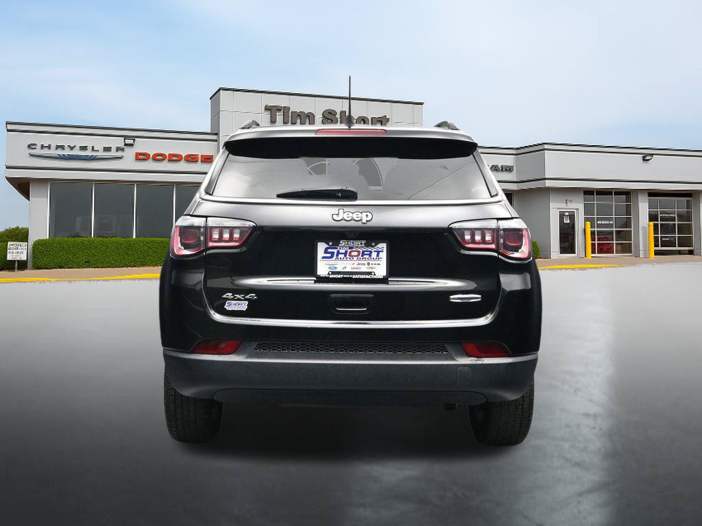 Used 2022 Jeep Compass Latitude w/ Convenience Group AWD/4WD image 4